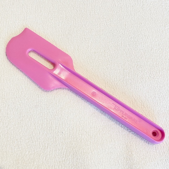 BNWOT Tupperware Mini Paddle Scraper Spatula in Pink - ONLY 1 LEFT! - Picture 1 of 3